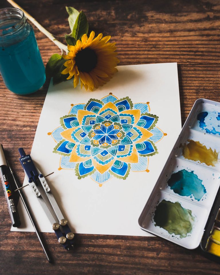 Read more about the article Paint a Watercolour Mandala